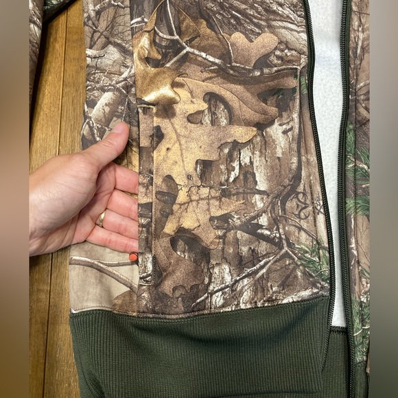 Women’s Under Armour camouflage zip up sweatshirt - Picture 2 of 5